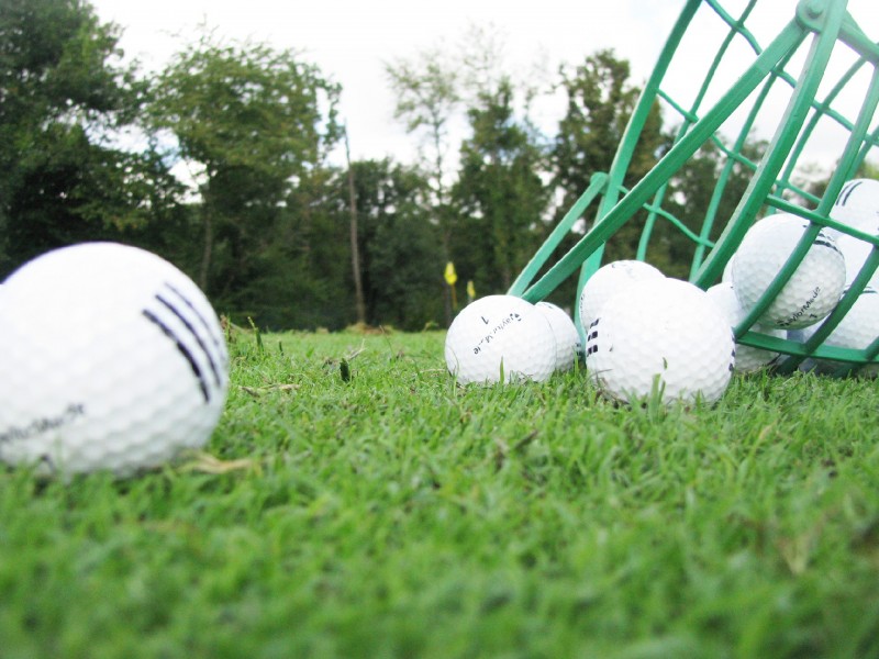 ゴルフの持ち物で最低限揃えるべきもの６つ（打ちっ放し編）